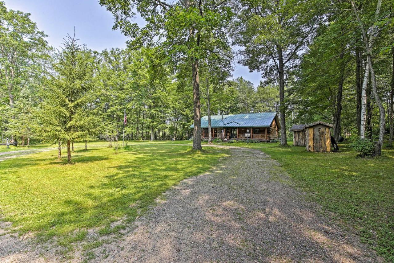 Scenic Cabin On 2 Acres Near Lake Holcombe Marina! Villa Exterior photo