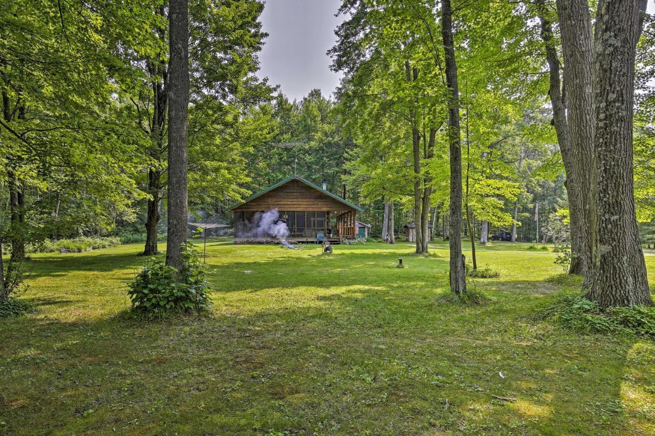 Scenic Cabin On 2 Acres Near Lake Holcombe Marina! Villa Exterior photo